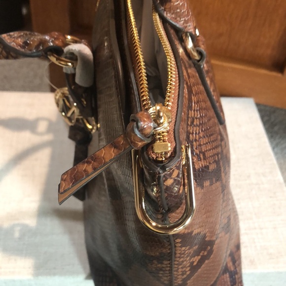 NWT Michael Kors Elson satchel w crossbody strap vegan leather dust bag 15x10x6 - Picture 4 of 11